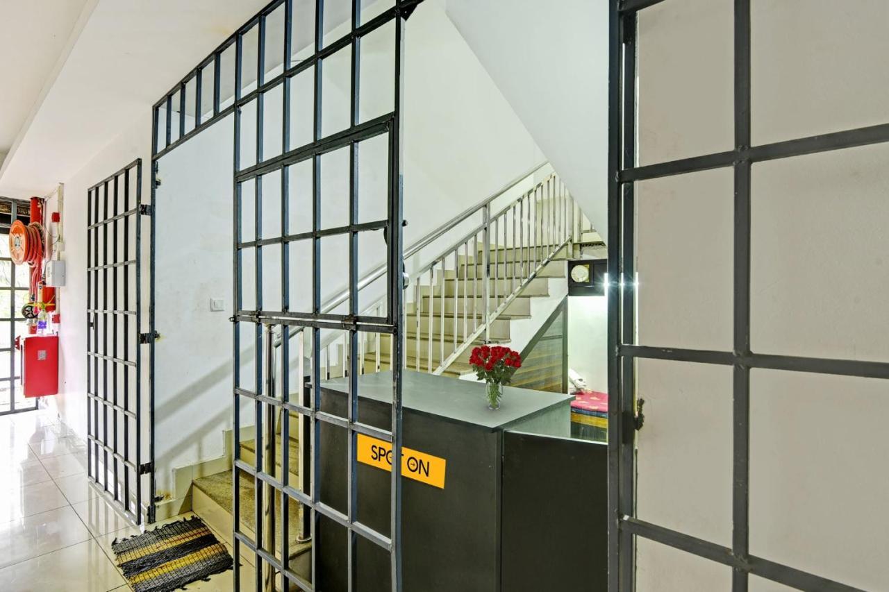 Hotel O Royal Residency Erattupetta Exteriör bild